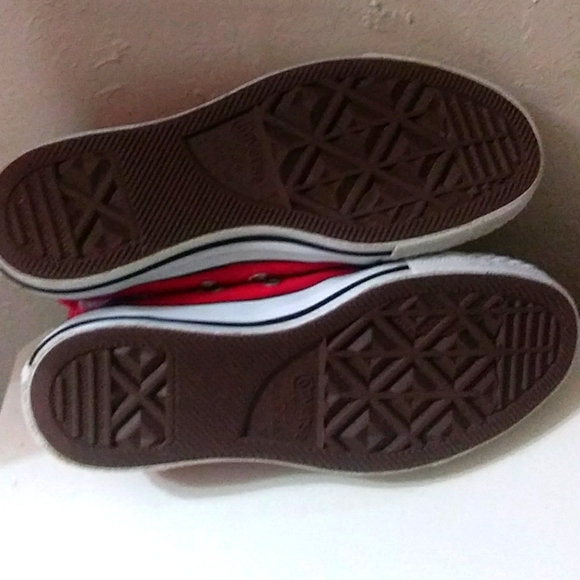 Youth CHUCK TAYLOR CONVERSE HIGH TOPS SIZE 3 NWOT - Picture 9 of 9